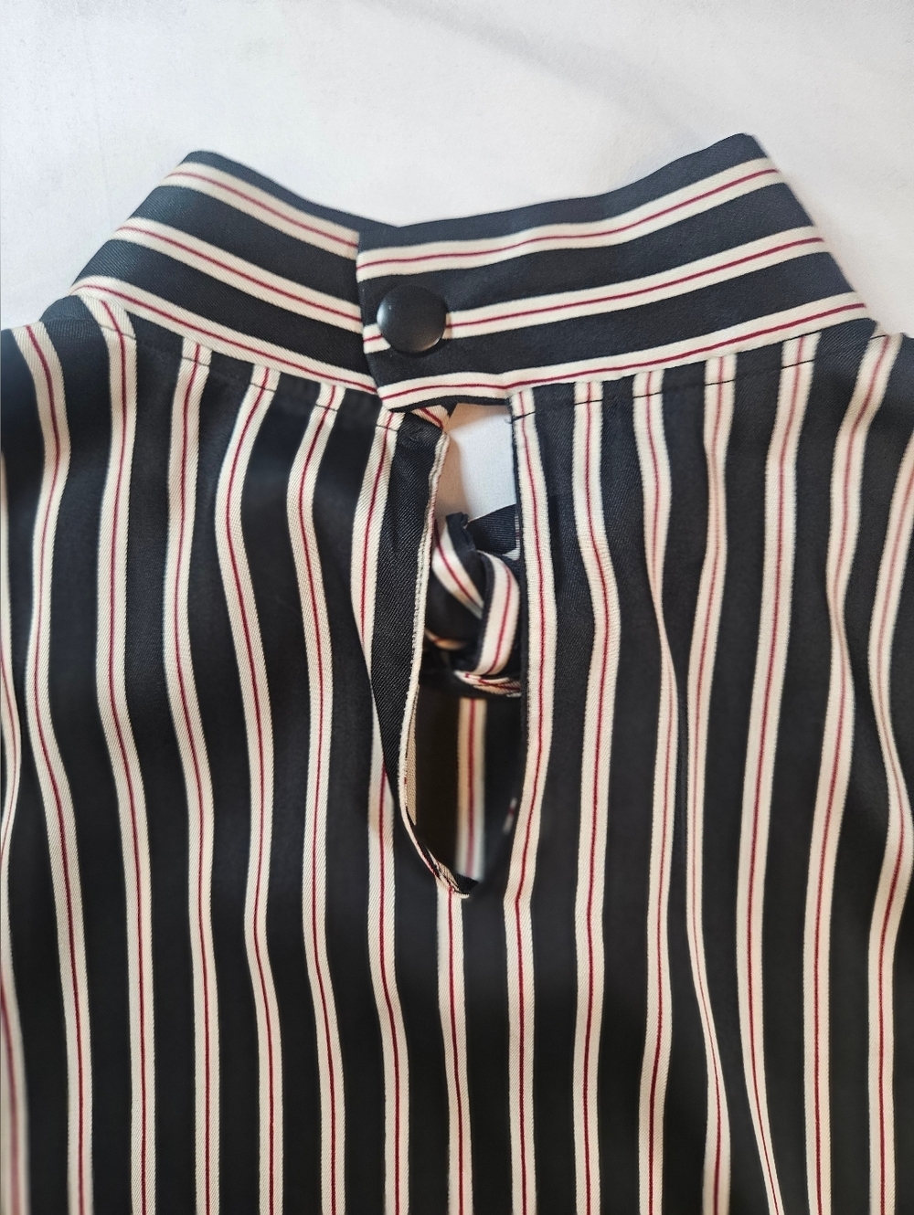 Zara Basic Womens Black & White Striped Long Sleeve Neck Tie Satin Blouse Sz L - Picture 14 of 14